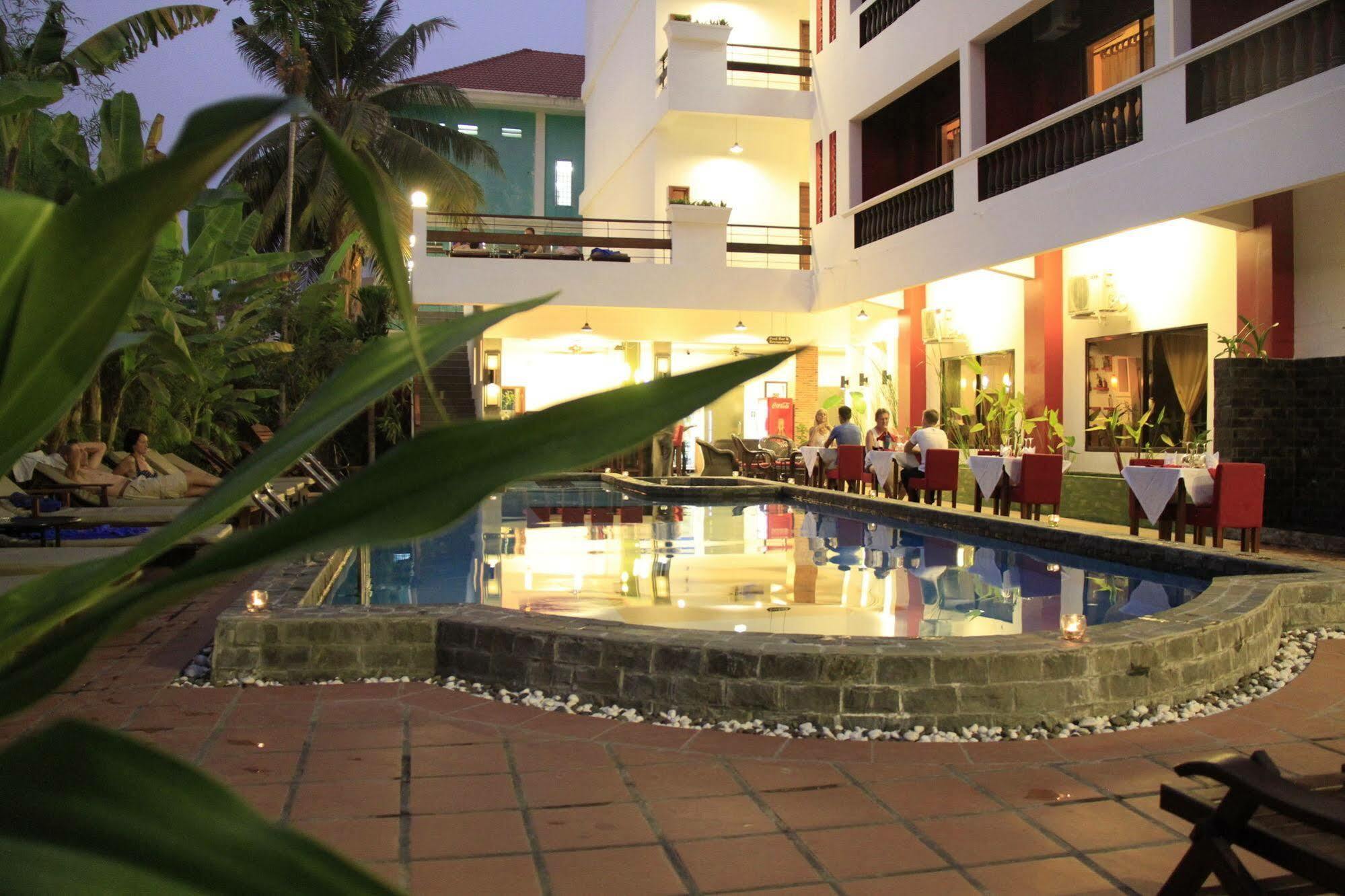 Mekong Angkor Deluxe Hotel Siem Reap Exteriör bild
