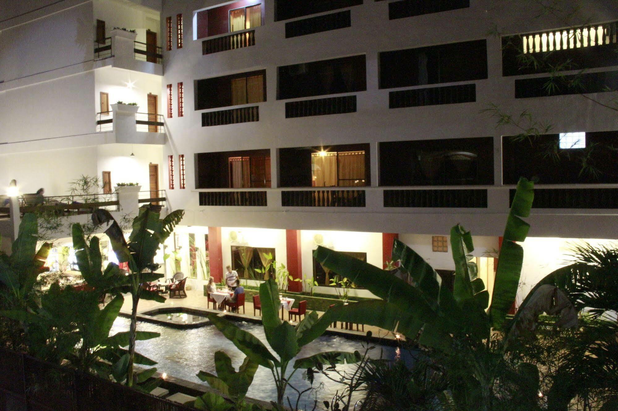 Mekong Angkor Deluxe Hotel Siem Reap Exteriör bild